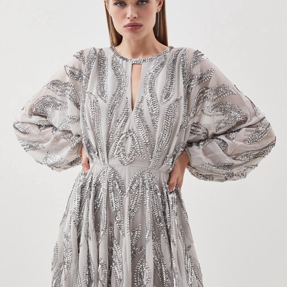 Glamorous dress - Picture 1 of 5